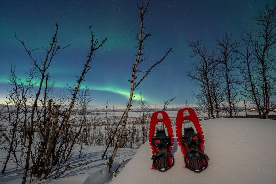Abisko: Aurora Snowshoeing - Why Abisko night snowshoeing feels different from daytime
