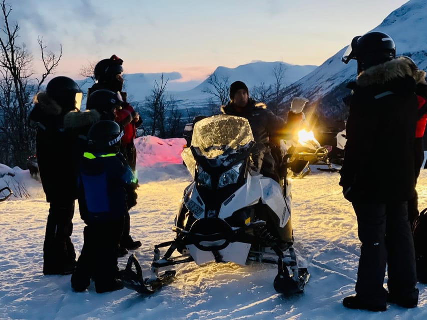 Abisko/Björkliden: Panorama Snowmobile Tour with Snacks - Safety briefing first, then the riding clicks