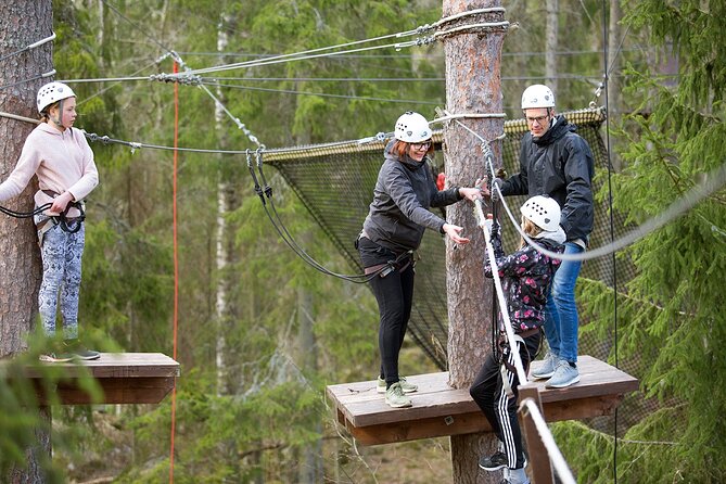 Adventure parc - Safety and support from guides like Ine