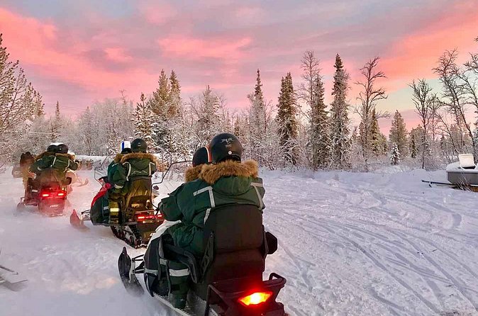 Afternoon Snowmobile Tour - How the guiding works on the snow