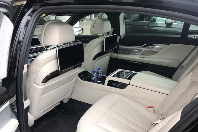 Airport Limousine Transfer: Arlanda Airport to Stockholm City 1-7 Passengers - Skip the taxi line, reduce stress in the first hour