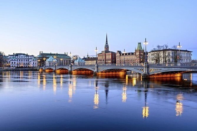 Airport Transfer: Airport ARN to Stockholm by Business Car - The luggage moment: fast, helpful, and worth the cost