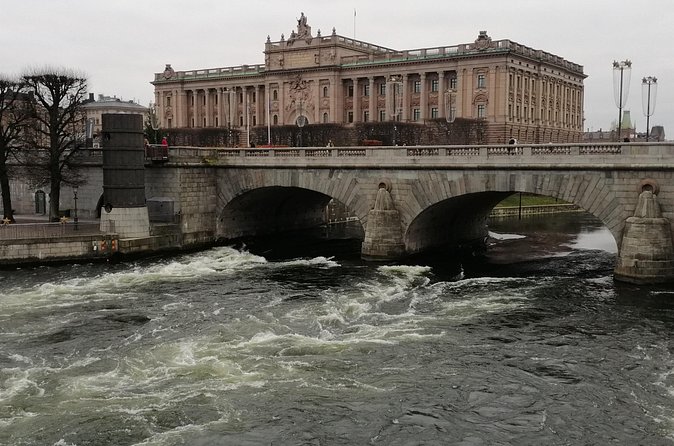Beautiful Stockholm Small Group Walking Tour - Lejonbacken: the photo stop by the Royal Palace, plus Karl XII and the Grand Hotel