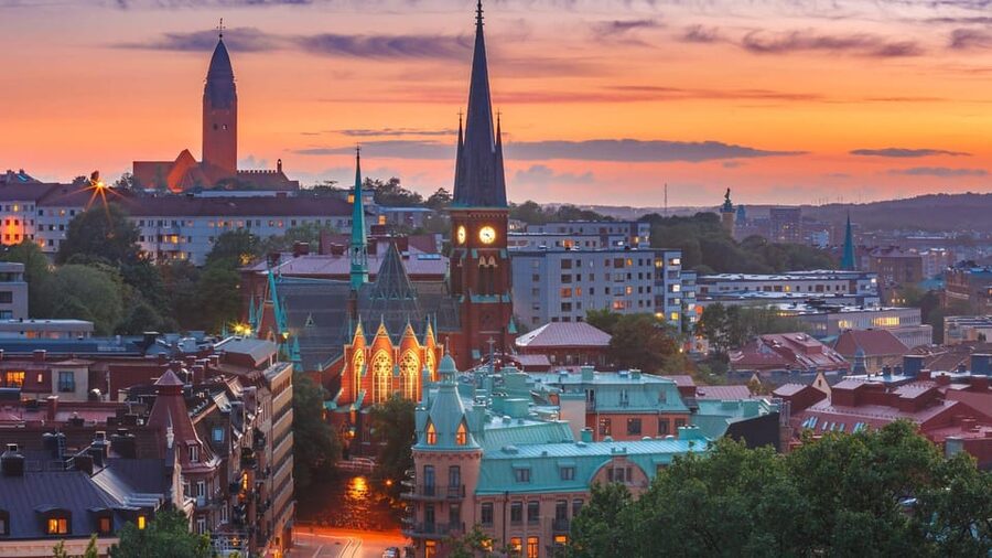 Best of Gothenburg: Private Walking Tour with a Local - Where your Gothenburg walk starts, Kungsportsplatsen