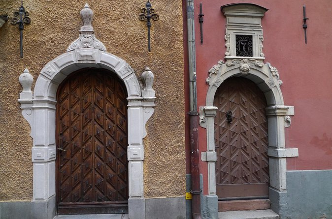 Bloody Stockholm 2h - ghosts, horror and Dark Folklore Tour - Stop 5: Kungsträdgården and the darker vaesen beyond the water