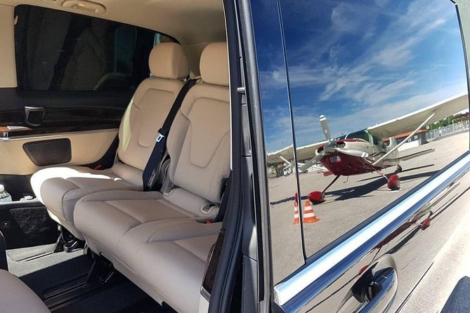 Cruise port VIP Transfer: Cruise port to Stockholm city center 1-6 Passangers - Meet Your Driver Fast: Sign Board Pickup and 10 Minutes to Get Organized