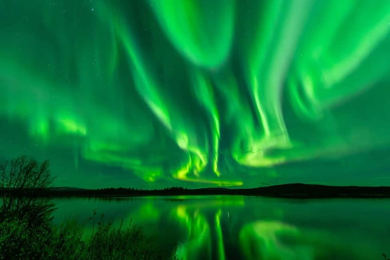 Experience the majestic Auroras Kiruna-Abisko & lodge dinner - Máttaráhkká Lodge and the Lapland-style tipi dinner