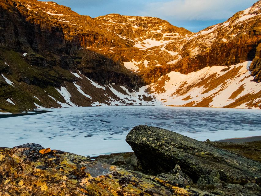 From Abisko: Kärkevagge Valley & Trollsjön Lake Guided Tour - Timing, van rides, and how weather affects the hike