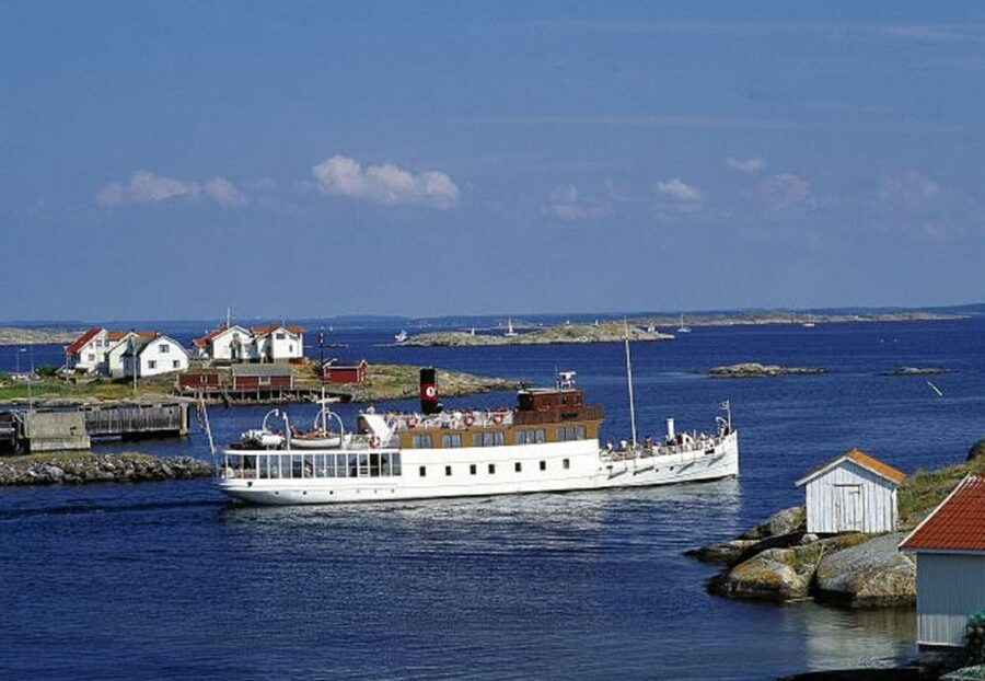 Gothenburg: Archipelago cruise with guide - Getting There: Lilla Bommen and Why Timing Matters