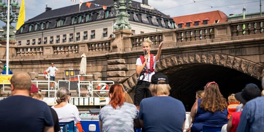 Gothenburg: City Canal Sightseeing Cruise - The real Gothenburg texture: shipyards, fishing areas, and mixed districts