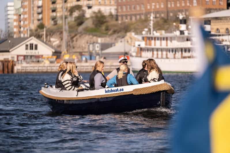 Gothenburg city center: Electric selfdrive boat tour - Feskekorka and the food mindset: you will want time here