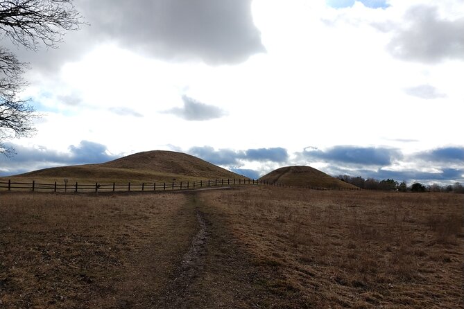 Guided tour 90min at Old Uppsala mounds and old Uppsala church - Stop 1: Gamla Uppsala mounds and the Vendel Period power story