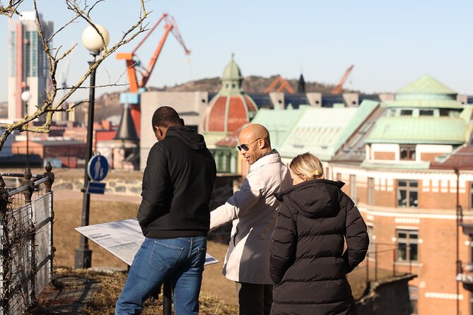 Historical Walking Tour in Restaurant and Bars in Central City - Starting at Gustav Adolf’s Square (and getting your bearings)