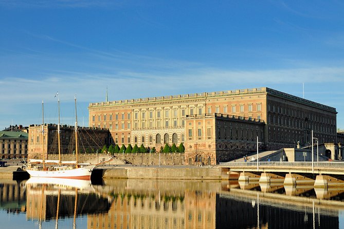 Hop-On Hop-Off Bus and Boat Ticket in Stockholm - The Boat Ride: Old Town to Djurgården for Big-View Stockholm