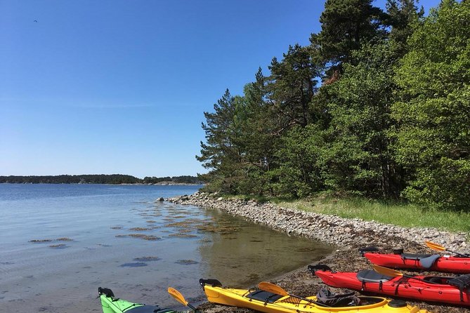 Kayak Tour in the Stockholm Archipelago with Lunch Meal - Midday Stop: Lunch on a Remote Island