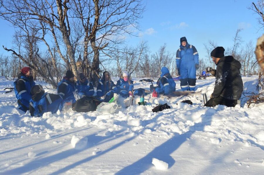 Kiruna: Build your own igloo overnight Tour - Sleeping Inside Your Built Igloo: Warm, Low, and Snug