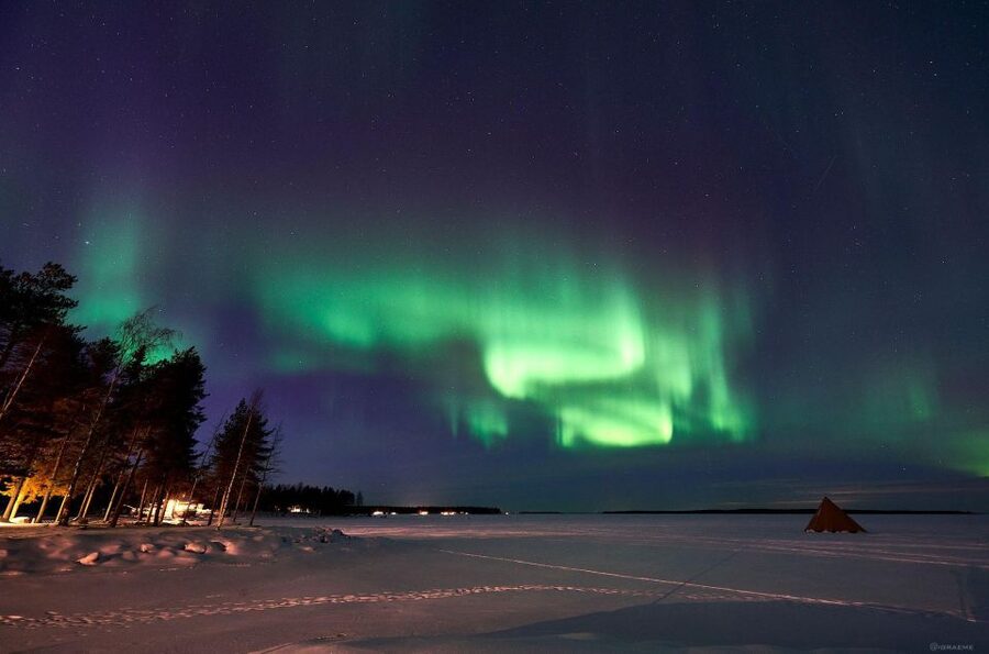 Luleå : Northern lights snowmobile tour - A 2.5-hour Arctic-night ride from Brändön Lodge