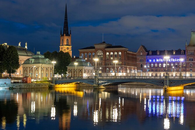Magical ''Stockholm by Night'' Photo Walk - Long exposures and light painting, the Stockholm way