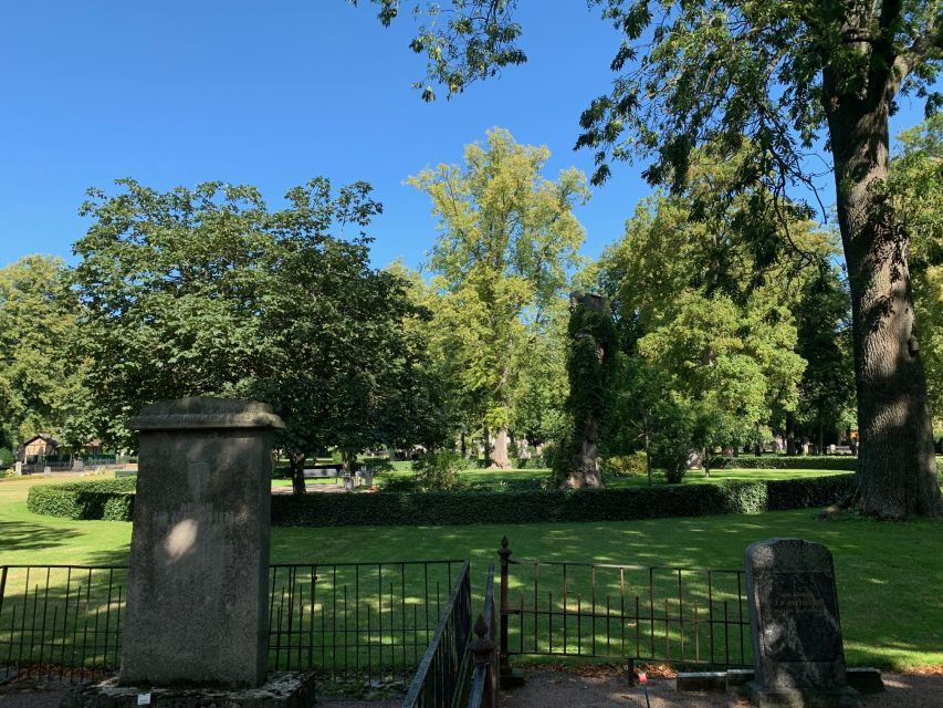 Malmö: 3-Hour Guided Walking Tour - Medieval Malmö Streets and the Malmö Castle Thread
