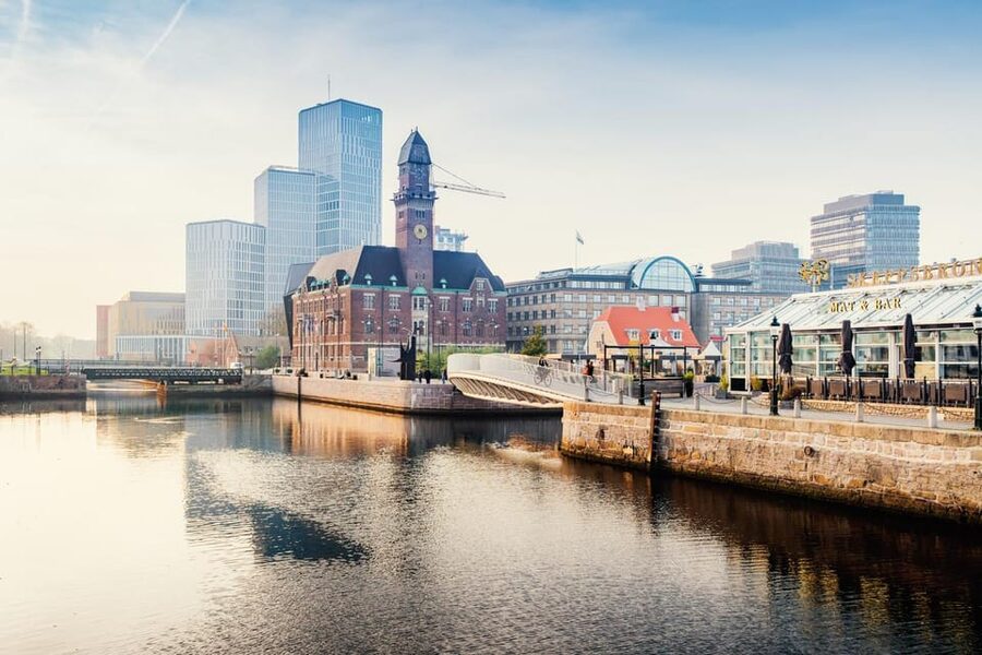 Malmö: Sightseeing and Landmarks tour by bike - Malmö by Bike: Easy City Flow and a Smart 2-Hour Plan