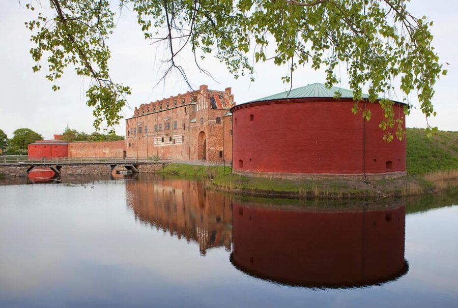Malmö: Sightseeing and Landmarks tour by bike - St. Peter’s Church Stop: Medieval Focus in 10 Minutes