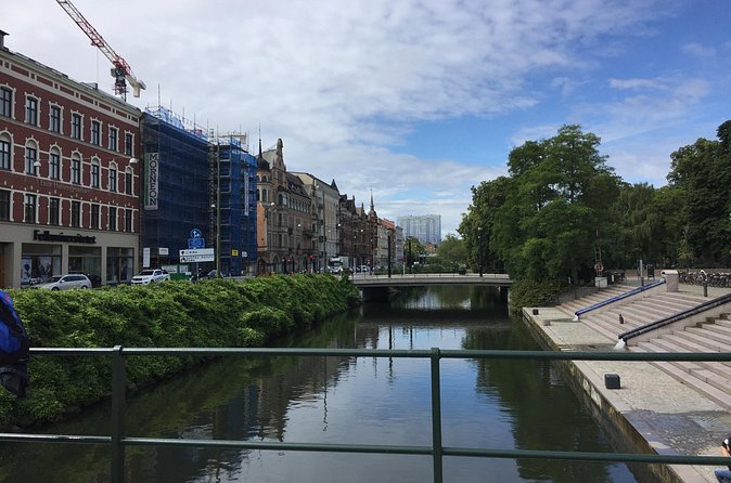 Malmo Walking Tour, 3 hours (small group) - Lilla Torg: the square you’ll remember after the walk