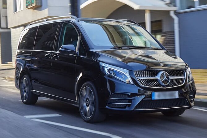 Minivan Arrival Transfer Stockholm Airport ARN to Stockholm City - The Mercedes V-Class style van, made for luggage and group comfort