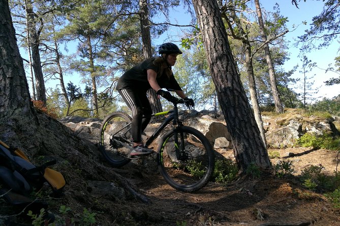 Mountain Biking Small-Group in Stockholm Forests for Beginners - Stop in Nackareservatet: technique first, then trail variety