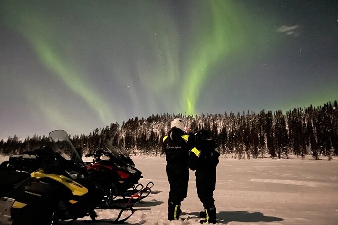 Northern Light snowmobile tour in Kiruna 7:30 pm - What’s Included: Helmets, Warm Clothes, and a Guide Who Runs the Show