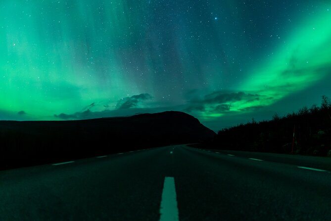 Northern Lights Tour from Kiruna to Abisko with Dinner - Weather tracking, the drive strategy, and the freedom to move