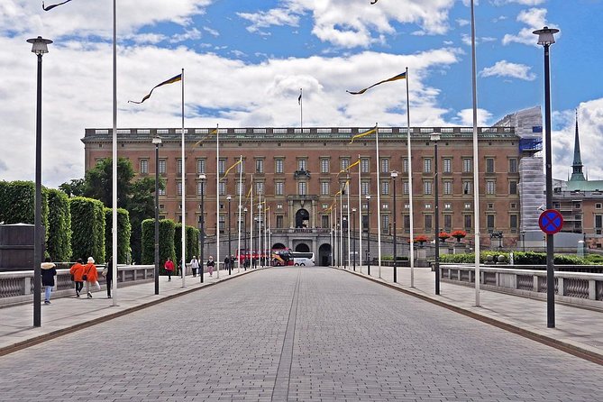 Private 4h VIP city tour by limousine car and guide in Stockholm - City Hall and its Golden Hall: civic pride with serious sparkle