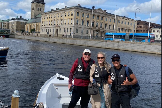Private Boat Ride in Gothenburg with pickup - Feskekörka Fish Church, why the nickname works