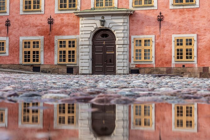 Private Golden Hour Photo Walk in Stockholm - Price and value: is $124 per person worth it?
