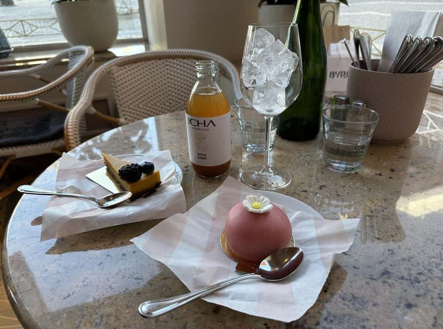 Secret Walking Food Tour Stockholm Old Town - Group Size, Guide Style, and the Question-and-Answer Factor