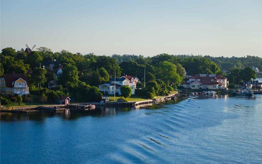 Stockholm: Archipelago Boat Tour - Price value at about $39 for a guided 2-hour cruise