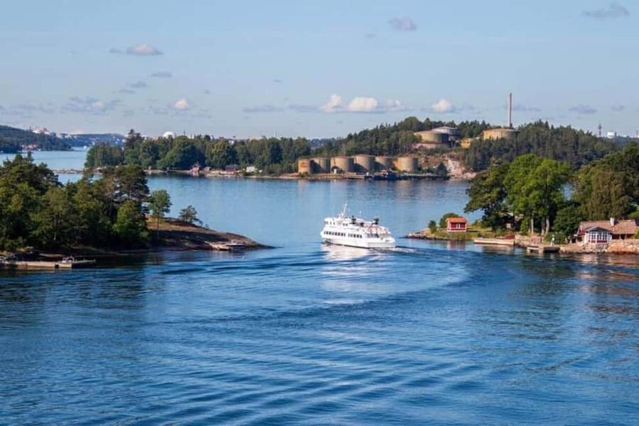 Stockholm: Archipelago Guided Boat & Walking Tour of Vaxholm - Key points worth knowing before you go