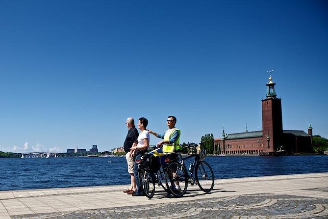 Stockholm at a Glance Bike Tour - Swedish Parliament and the Royal Dramatic Theatre: culture and power on one loop
