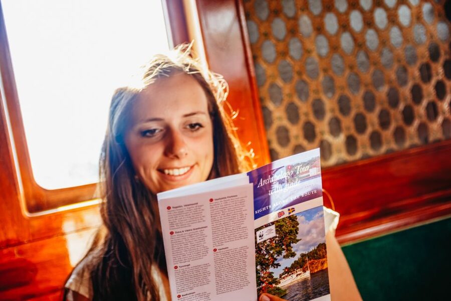 Stockholm: City Archipelago Sightseeing Cruise with Guide - Cafeteria time, snacks, and staying comfortable onboard