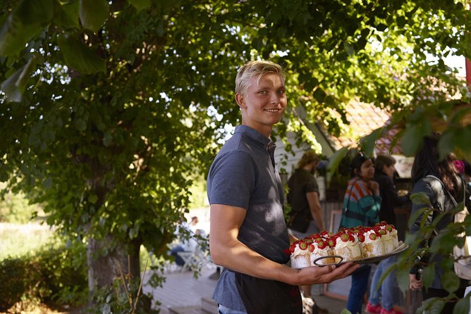 Stockholm Fika Tour - Small-Group Comfort and the Role of the Guide