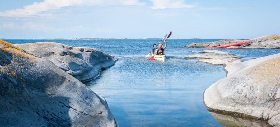 Stockholm: Full-Day Archipelago Kayaking Adventure - Your day timeline: from meet-up to return around 5:00 PM