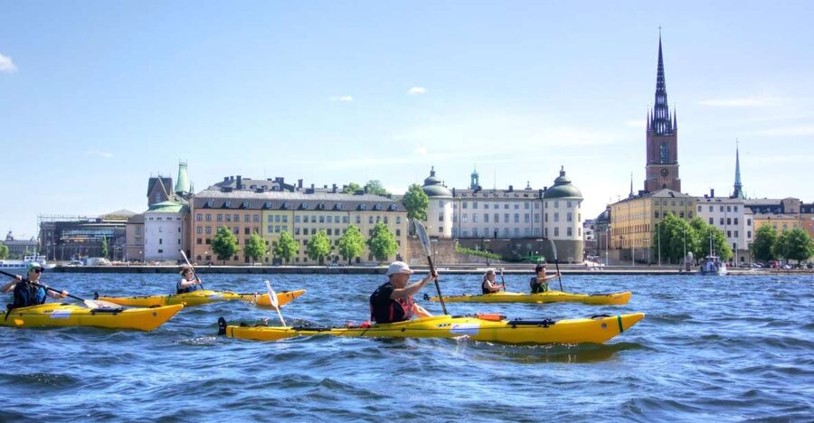 Stockholm: Guided Kayak City Tour & Optional Midsummer Meal - Why paddling Stockholm beats land sightseeing
