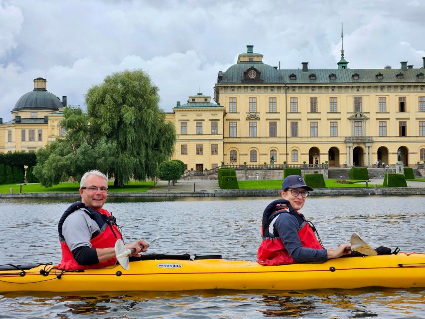 Stockholm: Guided Kayak Tour to Drottningholm Royal Palace - Lunch on an Island Cliff: The Meal Stop That Feels Like Part of the Day