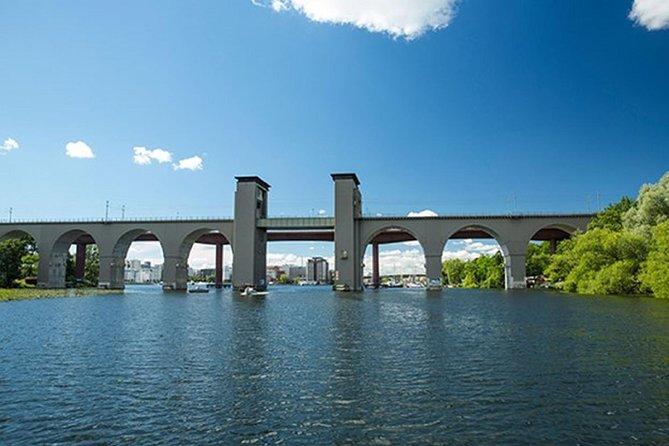 Stockholm: Highlights Boat Tour - Old Town to Södermalm: Stockholm’s inner-city landmarks from water level