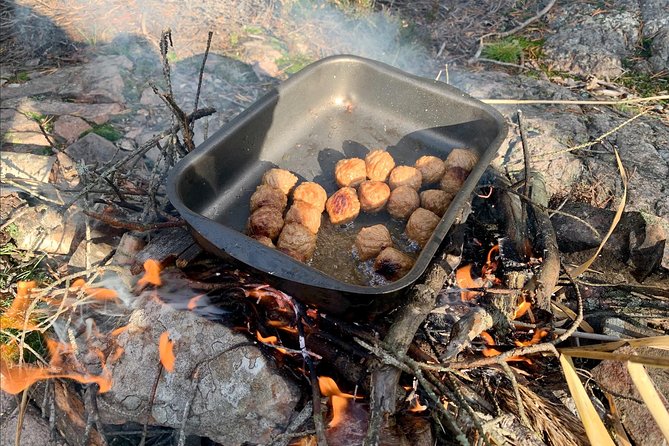 Stockholm: Nature Reserve Hiking Tour with Campfire Lunch - First 2 hours of hiking, pacing for views and questions