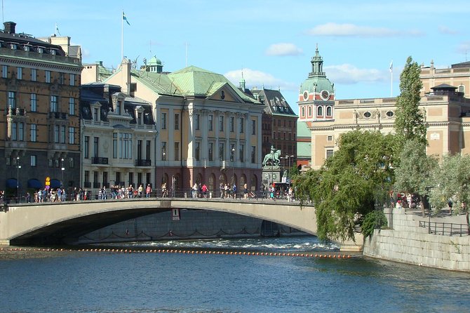 Stockholm Old Town and the Viking Museum, a Small Group Walking Tour - Riksdagshuset and the Estates that ruled