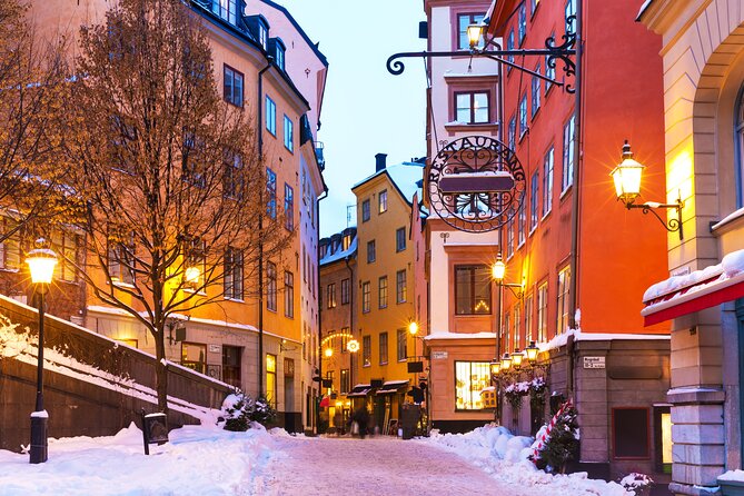 Stockholm Old Town Gamla Stan, Historic Walking Tour, Small group - Getting started at Mynttorget and how the pacing feels