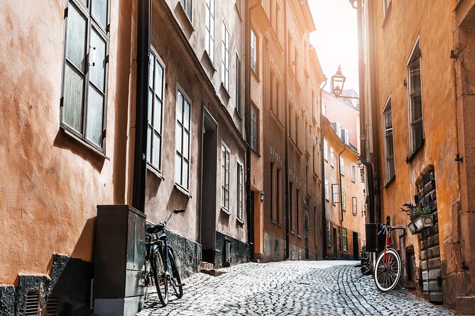 Stockholm Old Town Gamla Stan, Historic Walking Tour, Small group - Marten Trotzigs grand and the narrow-street trick
