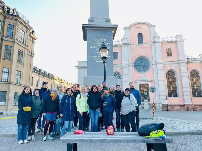 Stockholm: Old Town Guided Walking Tour (English / Deutsch) - What the guide really covers, beyond the buildings