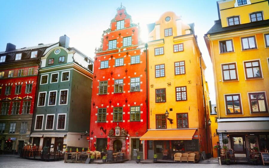 Stockholm: Old Town Highlights Private Walking Tour - Kungsträdgården and Berzelii Park on longer tours