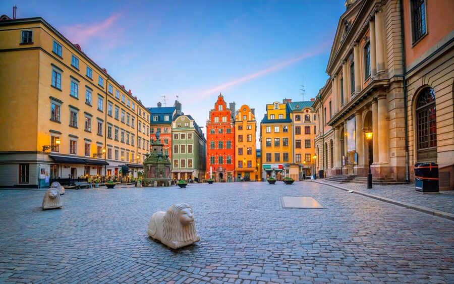 Stockholm: Old Town Highlights Private Walking Tour - Countess Wilhelmina von Hallwyl and other cultural stops